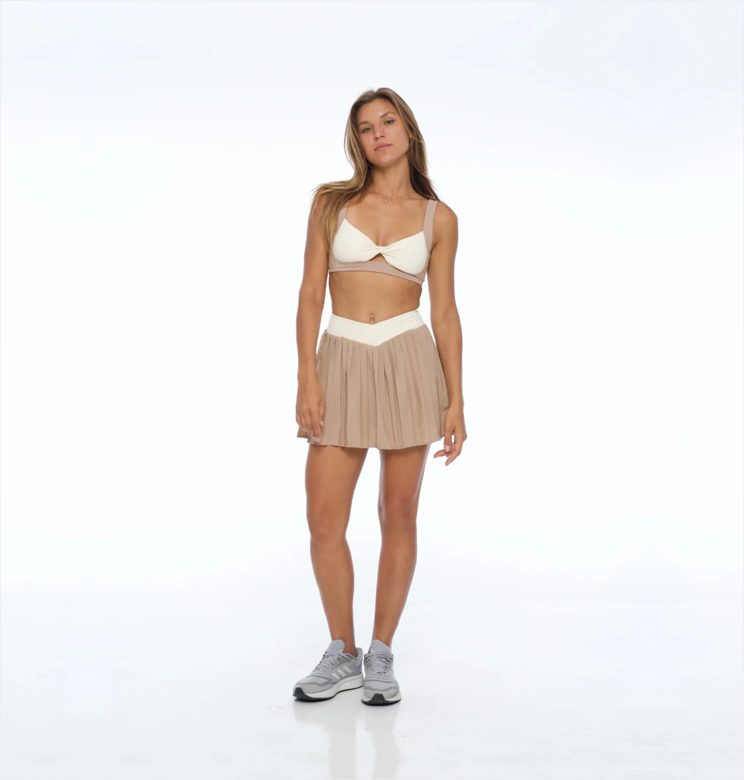 Pleated tennis skort in oat